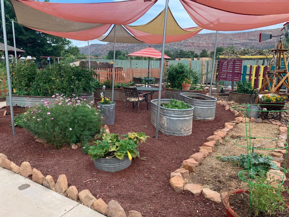 Zion'S Backyard Bed And Breakfast Colorado City Exterior photo